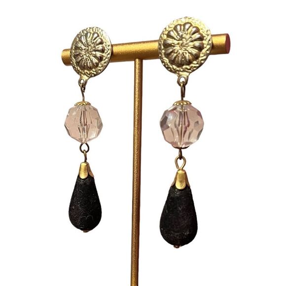 ⭐️3/$25⭐️ Light Gold Tone Clear Crystal Black Brushed Velvet Dangle Earrings - Picture 2 of 4